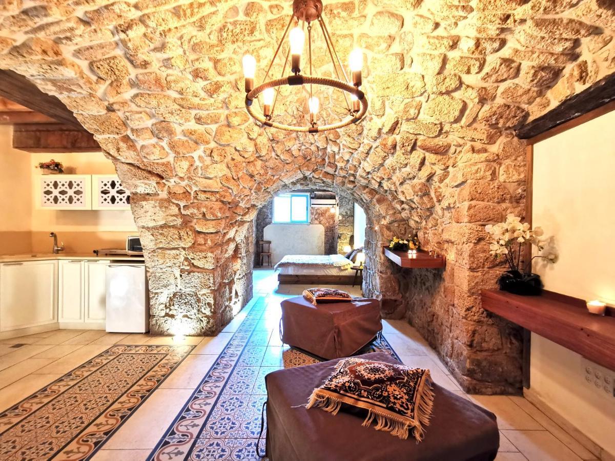 Unique Crusader Apartment In Old Acre Exterior photo